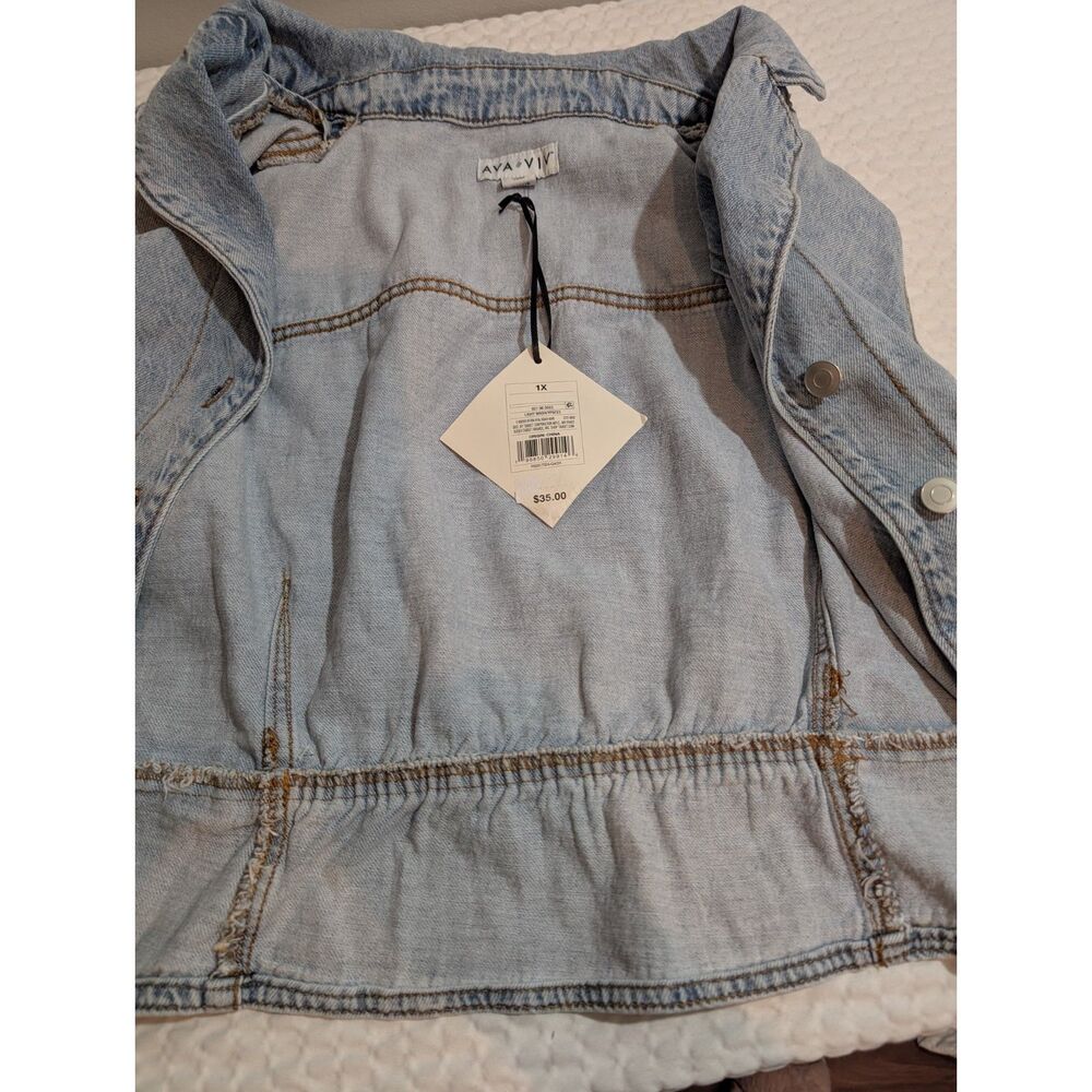 Ava & Viv Women's Denim Vest Light Wash Size 1X - Picture 4 of 7